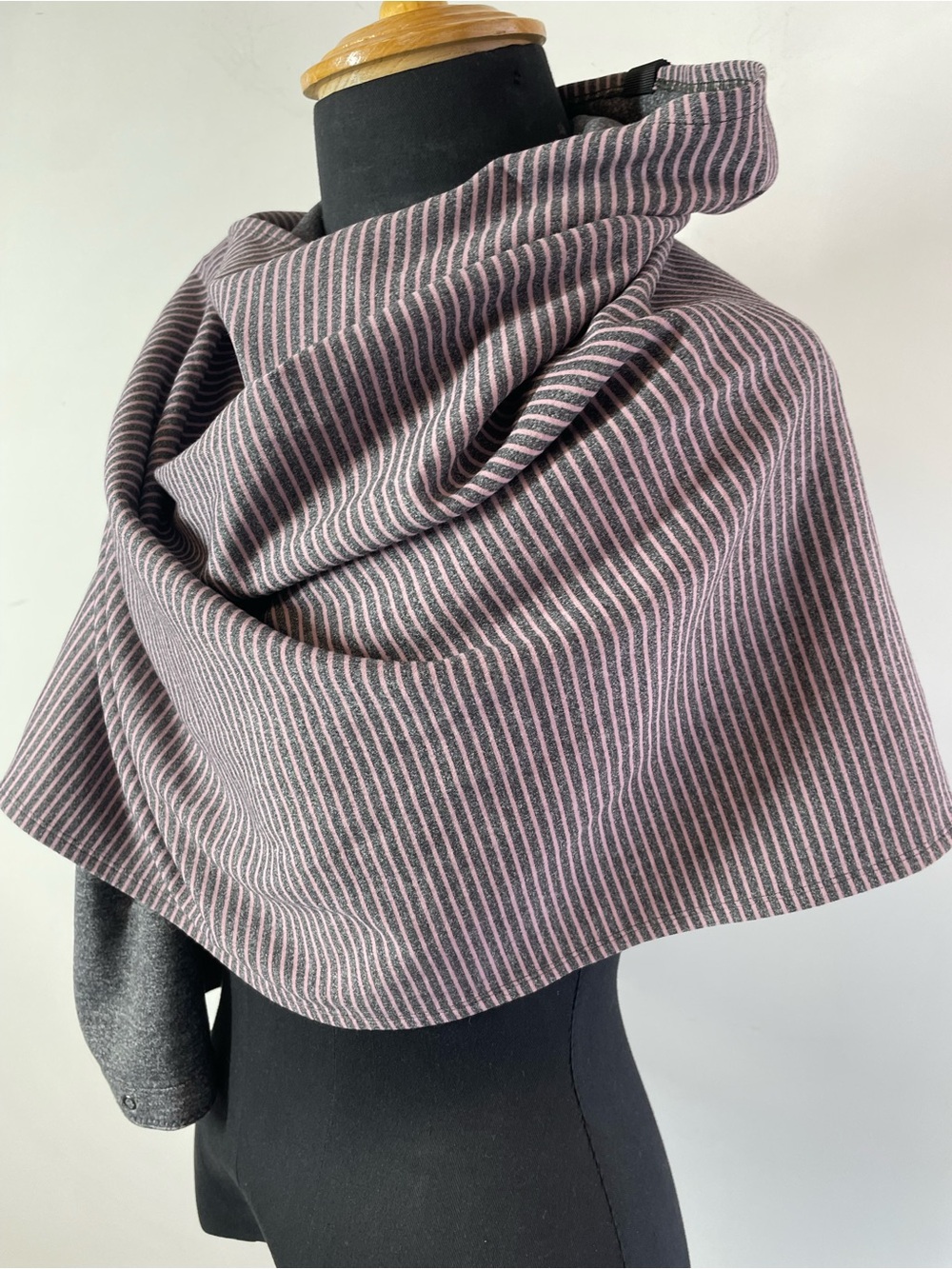Lululemon Vinyasa Reversible Scarf Gray Pink Stripe Snap Wrap Yoga Athleisure - Picture 6 of 10